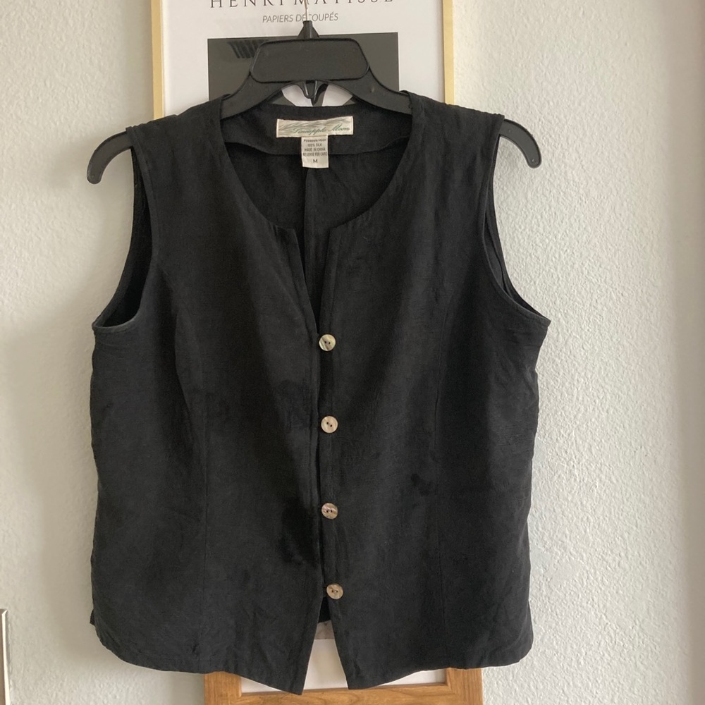 Adorable 90s black crop top